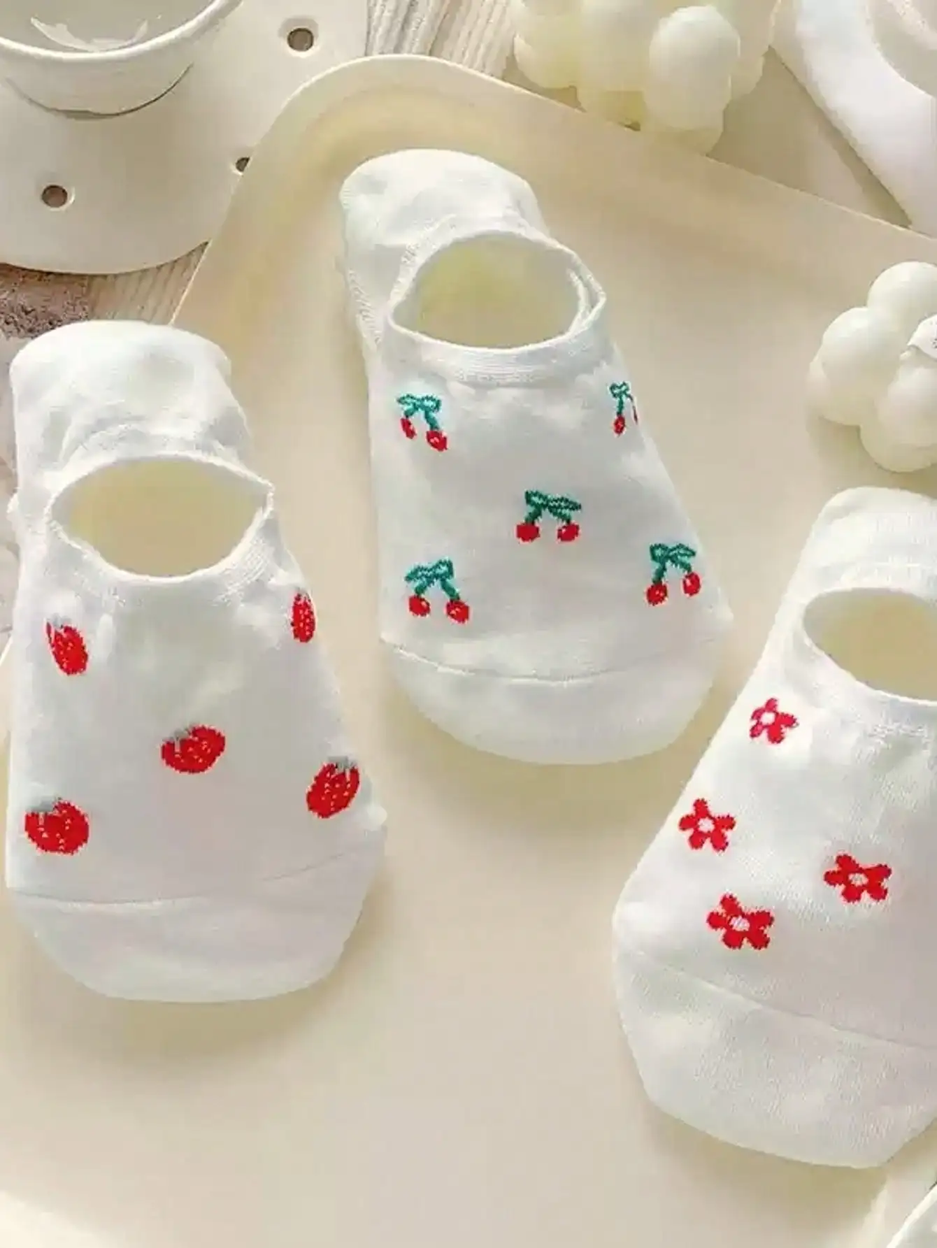 Unsichtbare, kaum sichtbare Damen-Bootssocken mit süßen Frucht- und Kirschmuster, dünne, atmungsaktive Socken für den Sommer, süßer Stil, Studentensocken. – Detail 5