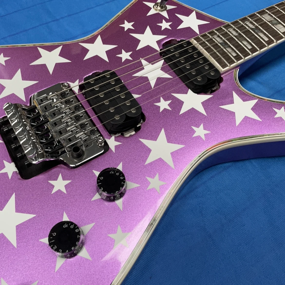 Purple 6-string electric guitar with rosewood fretboard, white block inlays guitars, —ideal for performance players guitarra