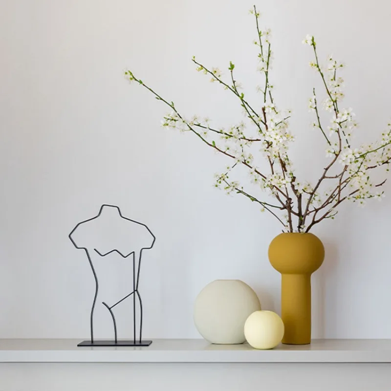 Modern minimalist style human body line art ornament, entrance home jewelry wrought iron decoration simple shape