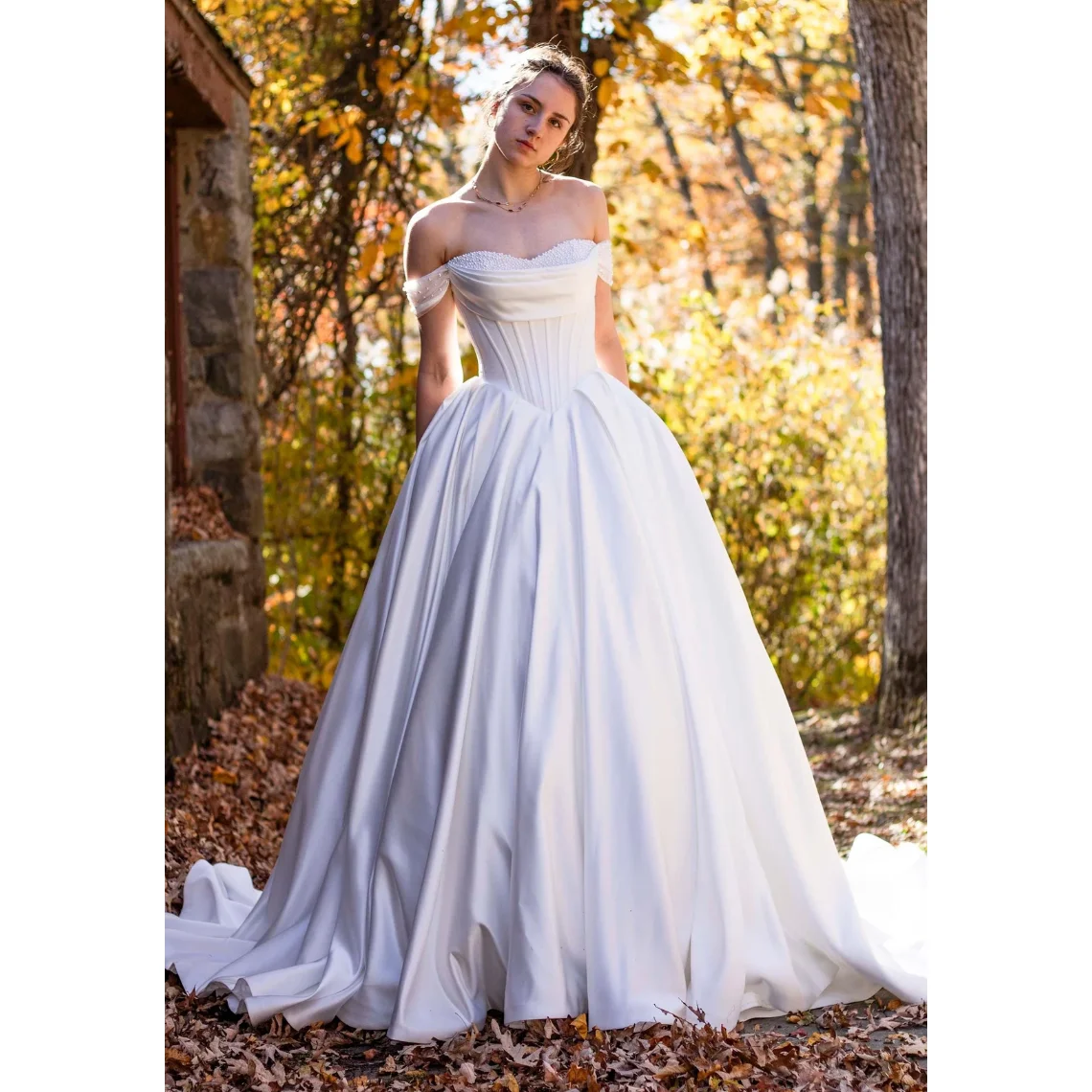 Customized Elegant Sweetheart Pearl Wedding Dress Satin Off Shoulder A-line Strapless Bride Dress Women's Tank Top Robe