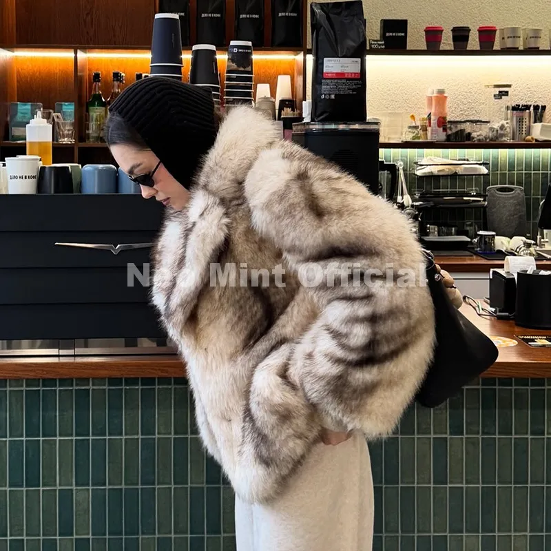 Neo Mint Ins Hot Blogger Fashion Striped Faux Fur Jacket for Women Winter Lapel Collar Fluffy Eco Fox Fur Coat Stylish Outerwear