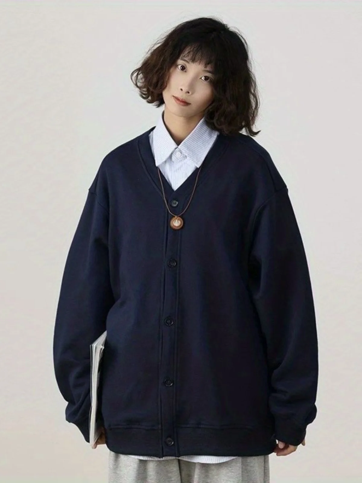 

Весенне-осенний свитер унисекс в стиле ретро, имитация двухслойности, свободный крой, молодежный тренд