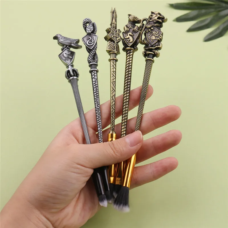 Harry Potter Hogwarts Gryffindor Slytherin Ravenclaw Hufflepuff Makeup Brushes Set Metal Makeup Brush Set Fans Collection