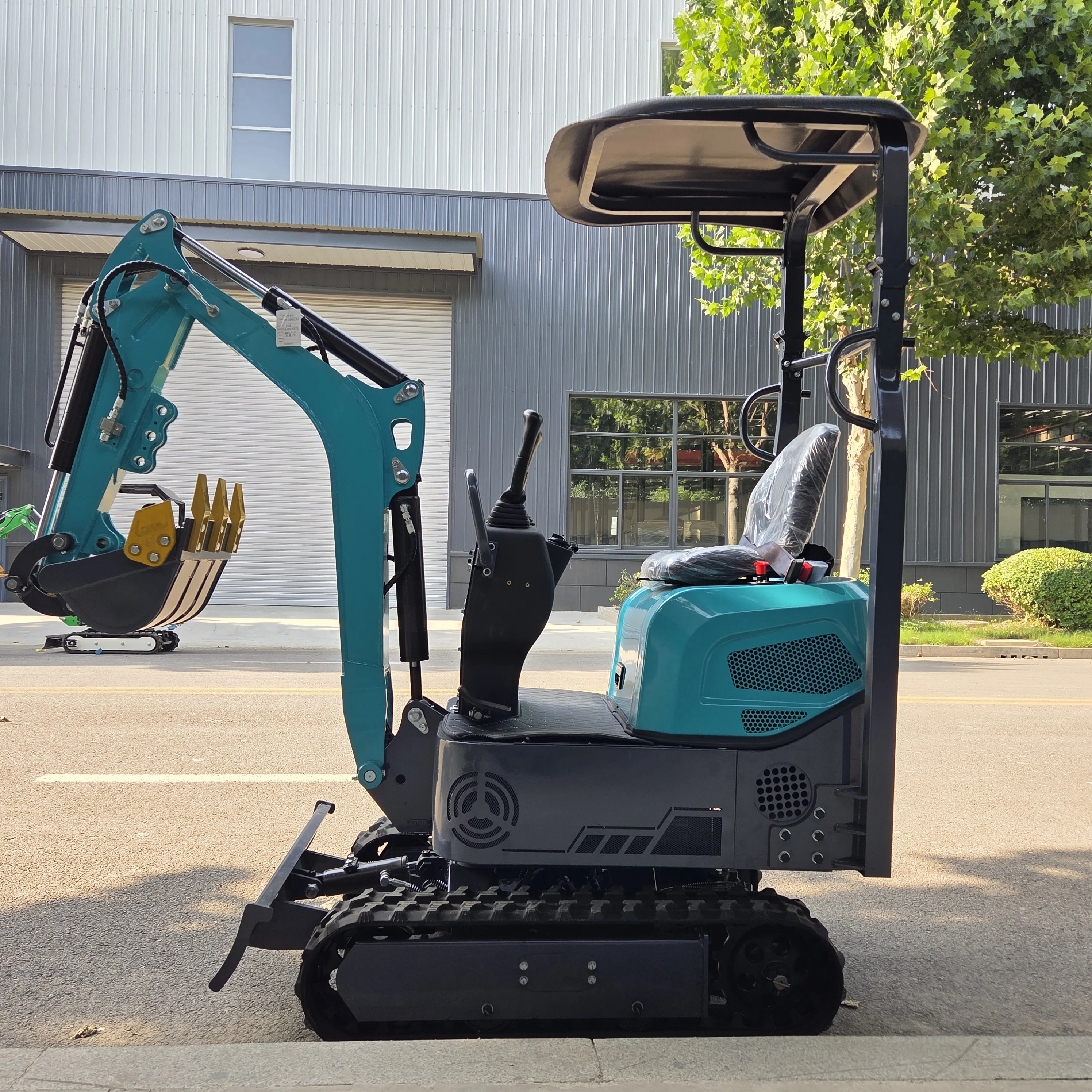 

Компактный мини-экскаватор ZONAWELL ZNW 12, 1200 кг, оснащен различными вспомогательными устройствами для многопромышленного использования.