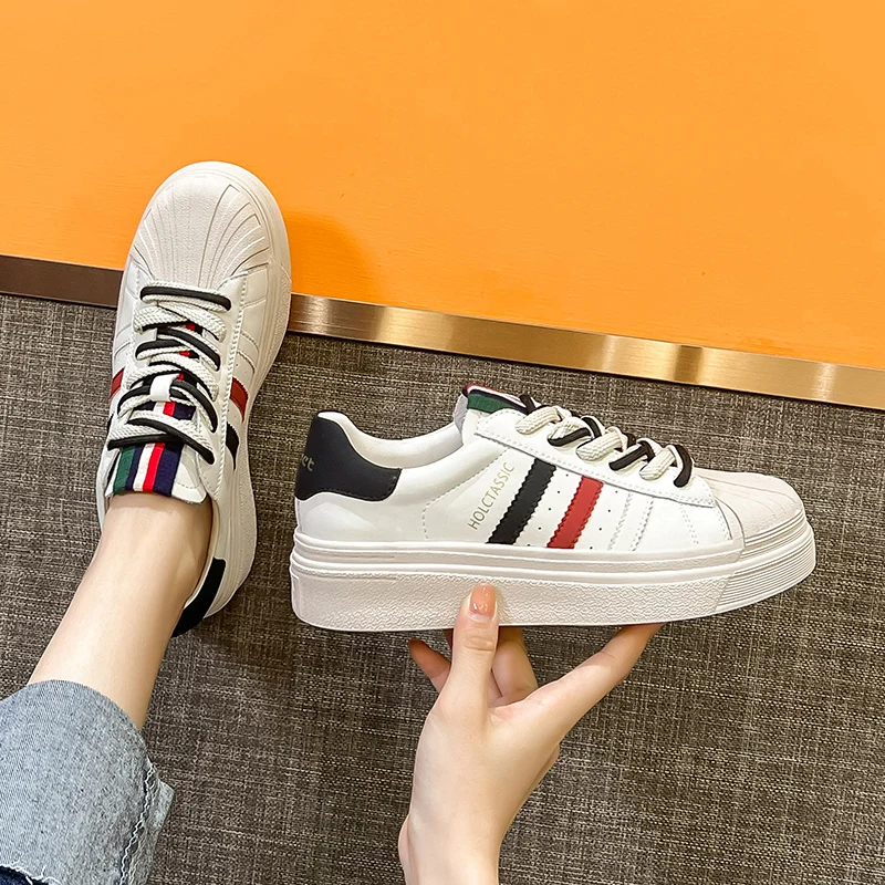 

New 2022 Designer Women Sport Shoes Fashion Vulcanized Sneakers Women Casual Shoes Luxury Ladies Flats Quality Walking Sneakers