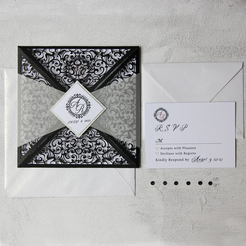 Papier d'invitation de mariage découpé élégant fabriqué avec un design chic pour les occasions spéciales