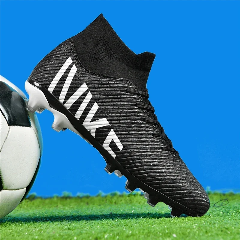 New Men Football Boots Professional Match Sneakers Training Ultralight Soccer Shoes Indoor Sports Shoes Cleats Grass Unisex