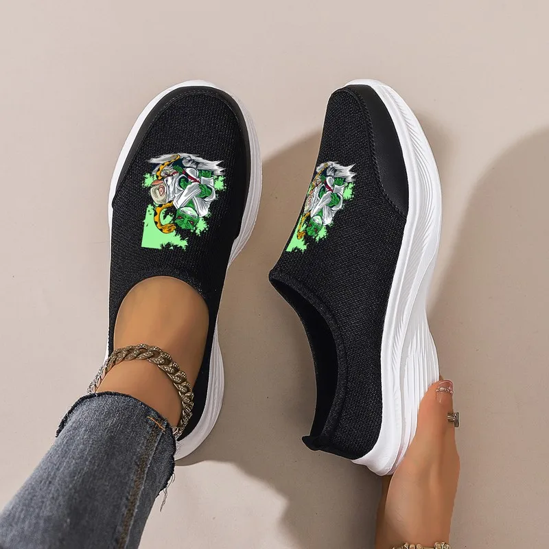 

Женские черные повседневные туфли без шнуровки с мультяшным принтом: подошва на платформе и дышащая сетка. Идеально подходит для покупок, дат и повседневного ношения