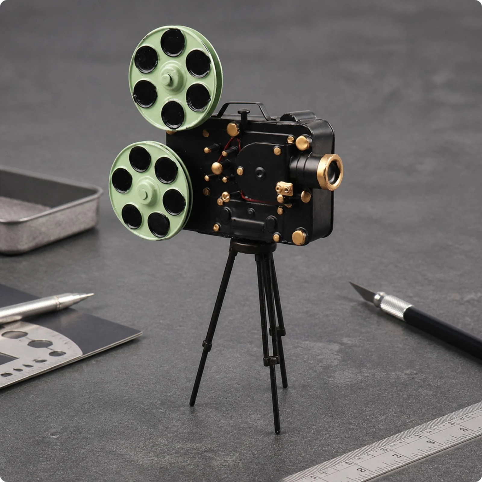 Vintage Display Model Compact Vintage-Style Projection Device Model with Tripod Stand Decorative Figurine for Photographers