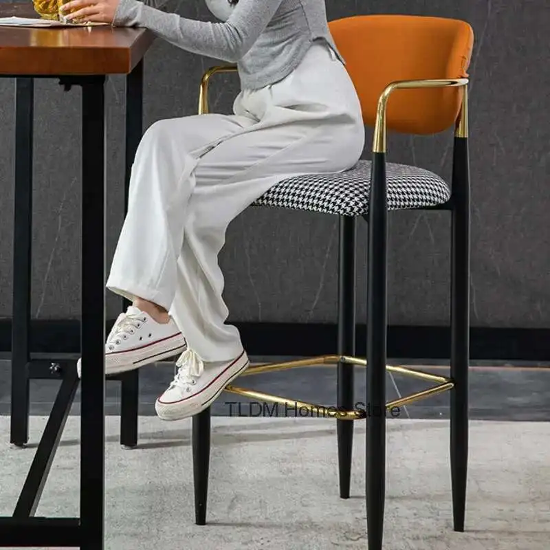 Silla de Bar ligera de lujo, taburete de Bar de pie alto a la moda, moderno y sencillo, muebles de Bar nórdico, sillón con respaldo de cocina