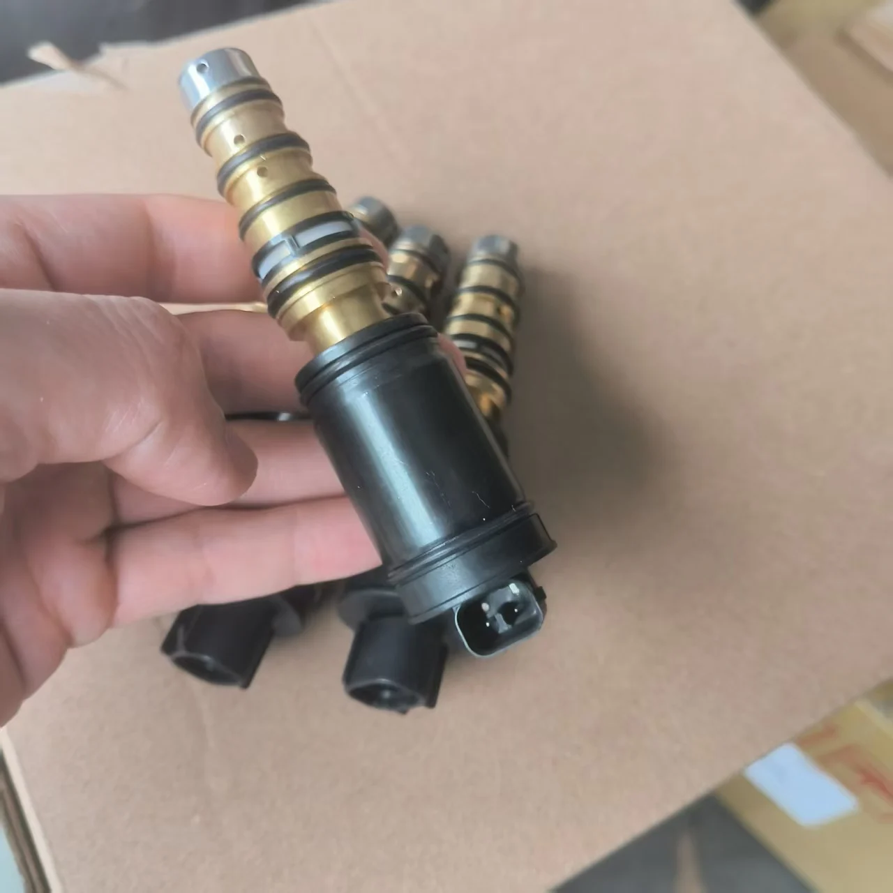 

Электромагнитный регулирующий клапан компрессора переменного тока YST17 для Jeep Compass Patriot Dodge Caliber Lexus RX350 55111610AA 55111610AB 4471500751