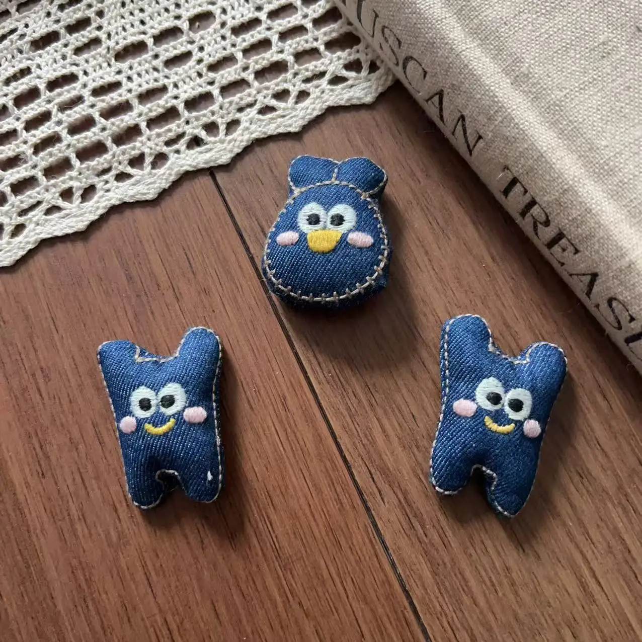 High Quality Denim Alphabet Doll Hair Clip DIY Brooch Pin Adorable Cartoon for Shoes Socks Bag Hat Clothing Embellishment