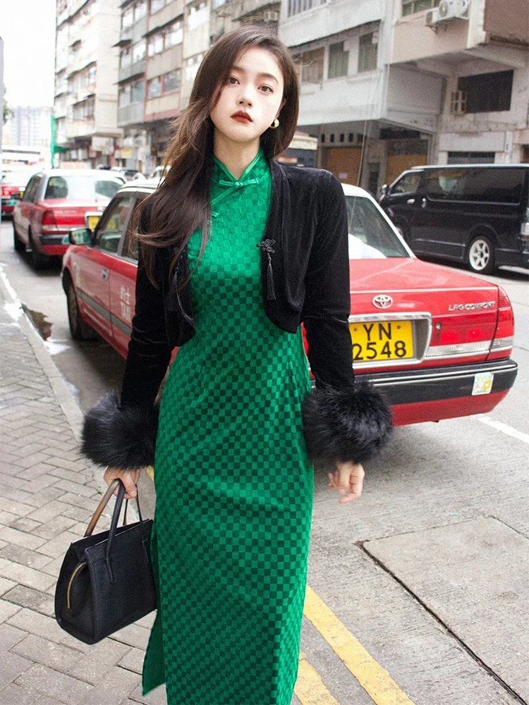 

New Chinese Style Velvet Long Sleeve Women's Qipao Dress Daily Wear Vintage High Slit Midi Dress by Luo LiLian for Spring 2026
