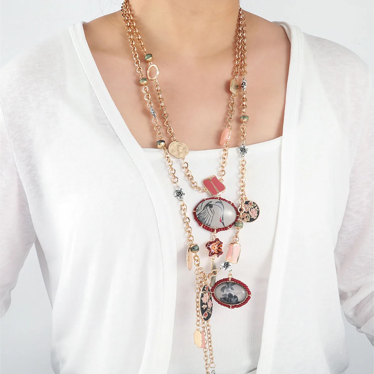 

2025 ZAA Personality Vintage Metal Chains Geometric Resin Pendant Necklace for Women Holiday Party Jewelry Gifts