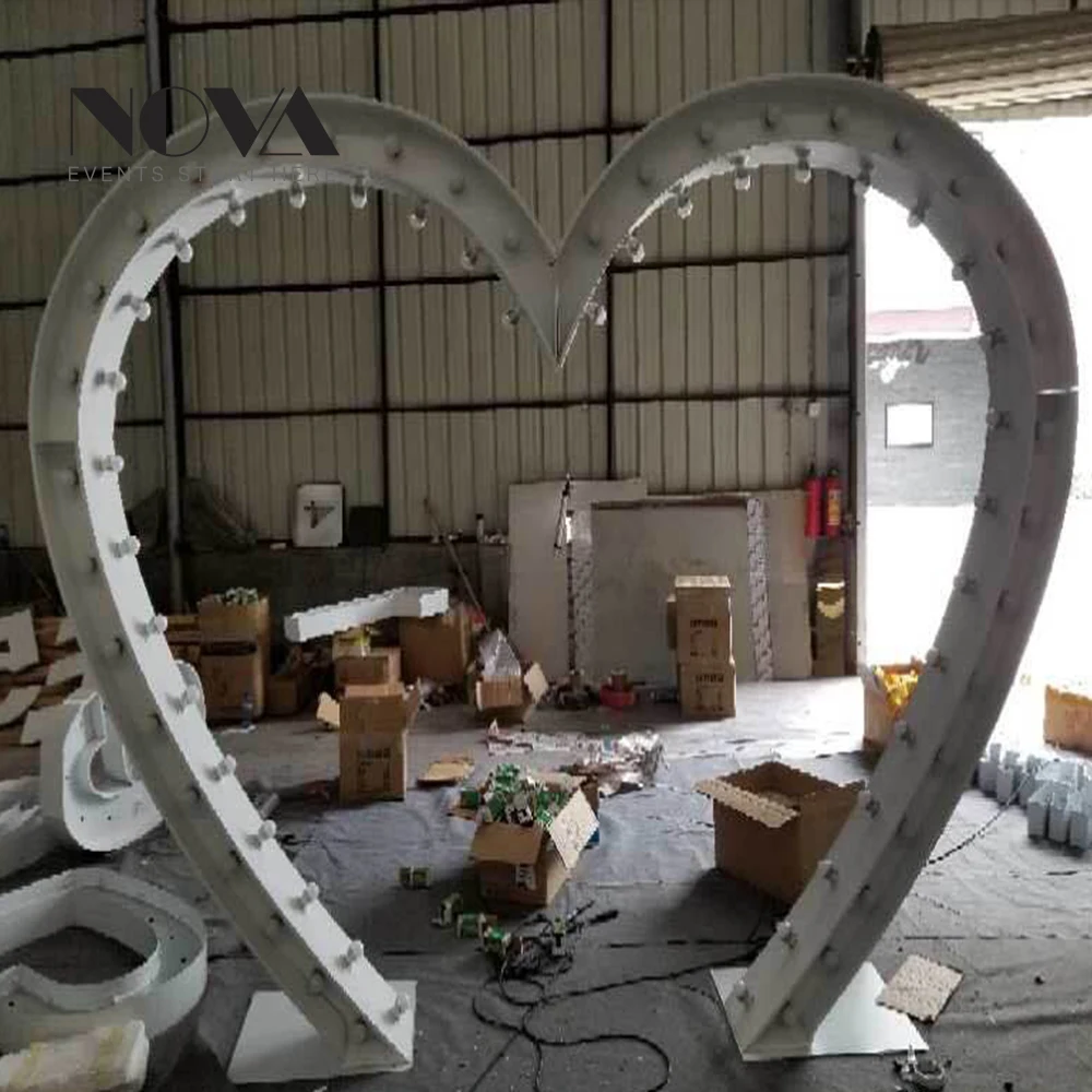 Iron Heart Garden Arch/ Wedding Party Gate with Flower Stand