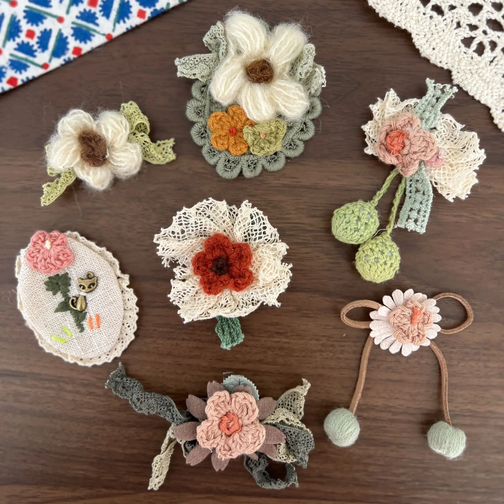 DIY Brooch Pin Vintage Forest Fabric Knitted Floral Craft Supply for Children Scarf Shoes Socks Decoration Colorful Soft