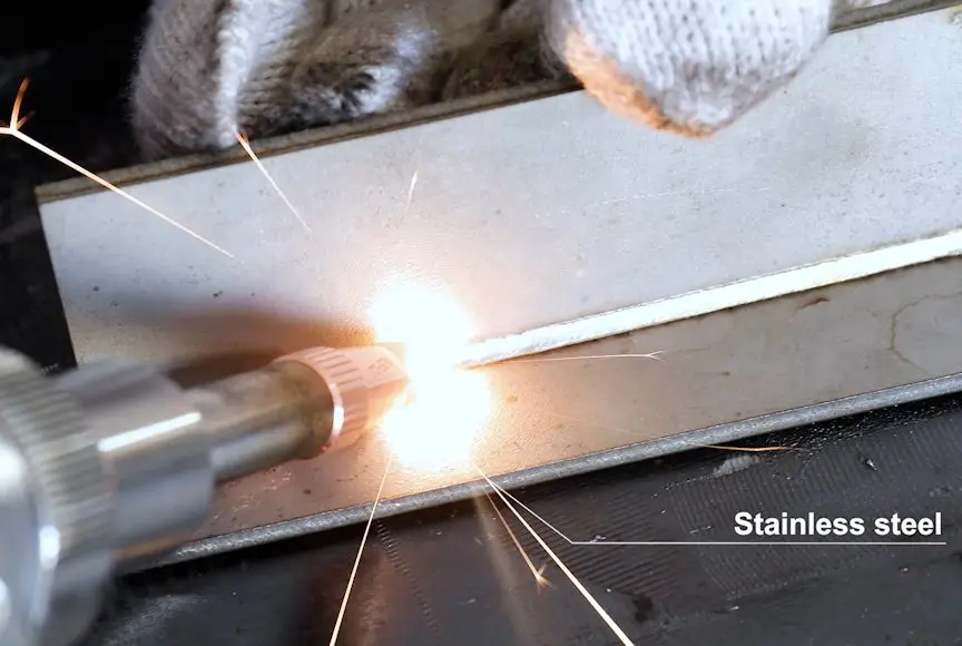 2025 Best Selling 1000W 2000W 3000W Held Laser Laser Welding Cutting Cleaning Machine For Metal