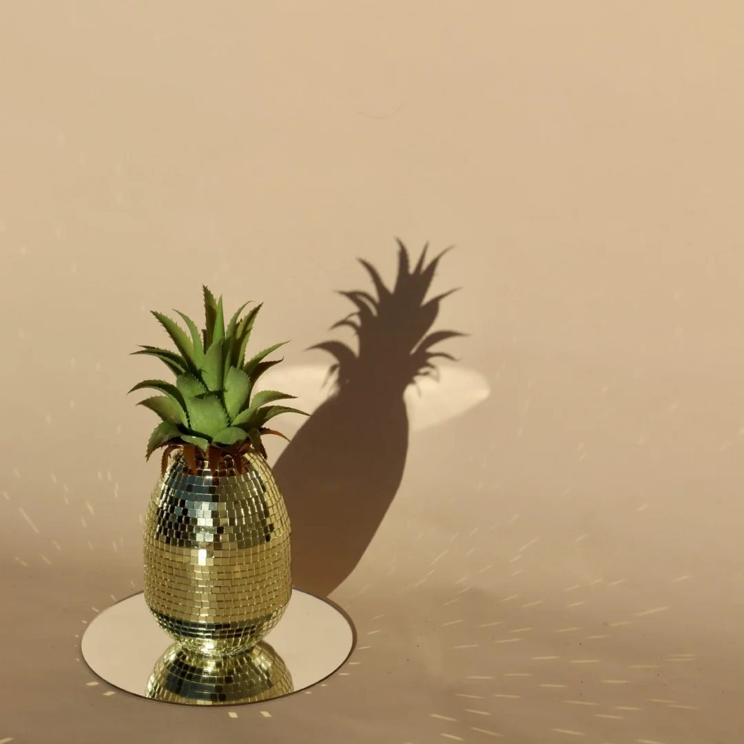 

1Pc Creative Disco Pineapple Gold Ornament Simulation Fruit Vintage Home Decor Party Decoration Home Office Desktop Ornament
