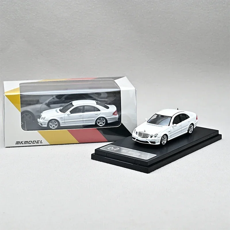 Die-cast 1:64 Scale Benz E63 W211 Classic Four-eye Limited Edition Simulation Alloy Car Model Adult Collection Display Ornaments