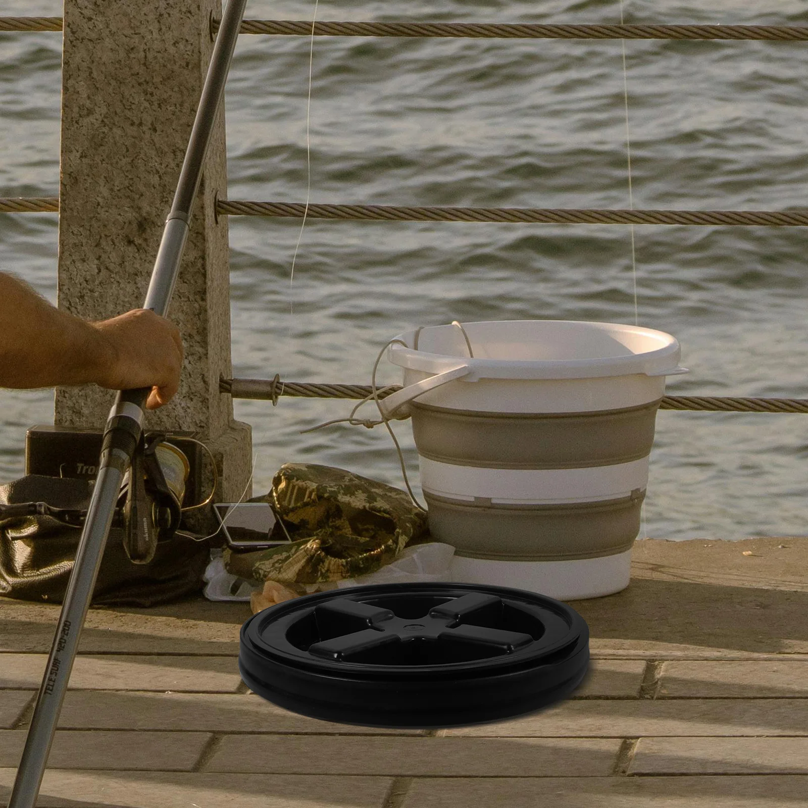 

Gallon Bucket Lid Reusable Plastic Cover Leak Proof Replacement Water Jug Cap Durable Water Bucket Sealing Lid Outdoor Carry