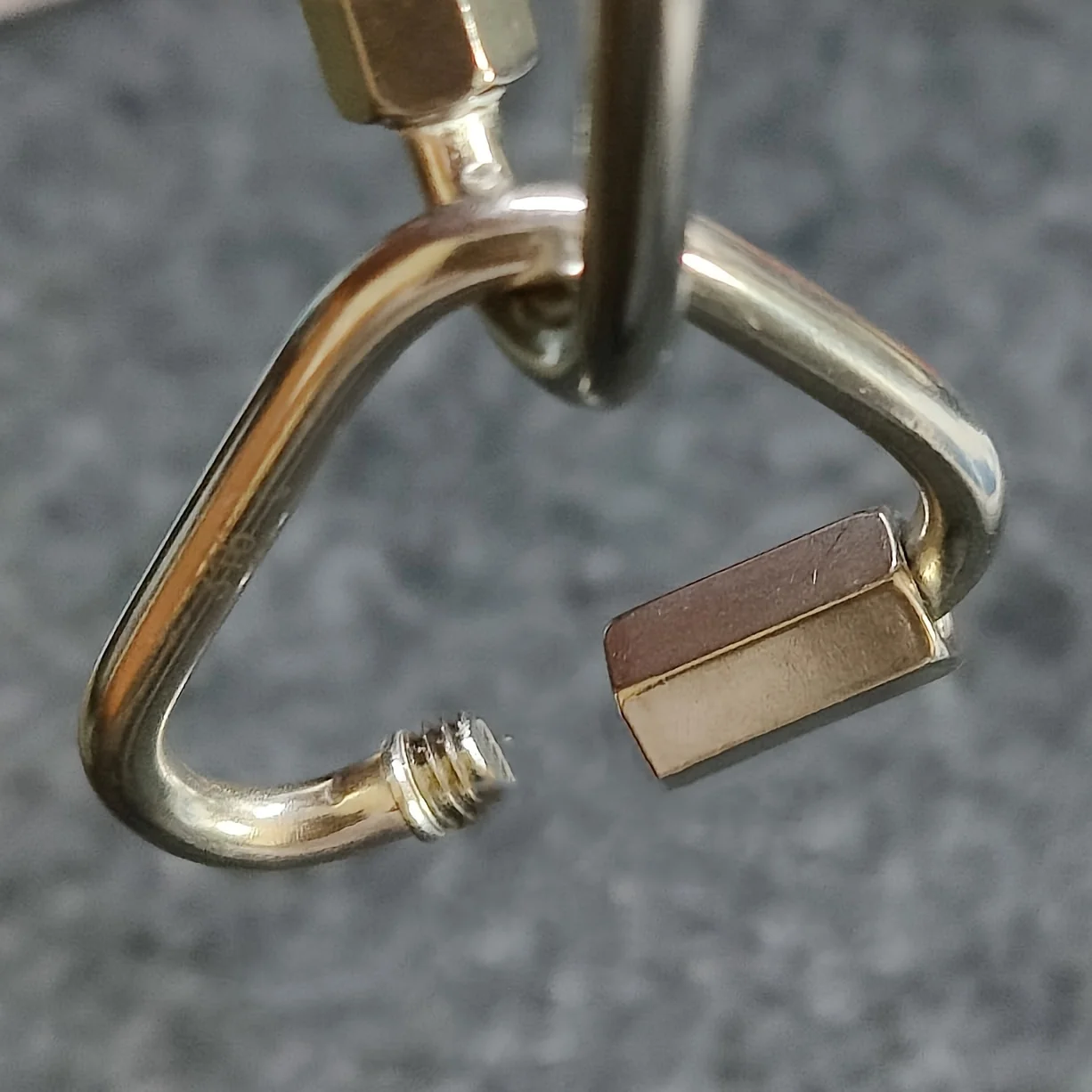 2pcs Triangle Quick Connect Link M6/M8/M10 Heavy Duty Quick Locking Snap Hook Stainless Steel Carabiner Clip for Outdoor Gear
