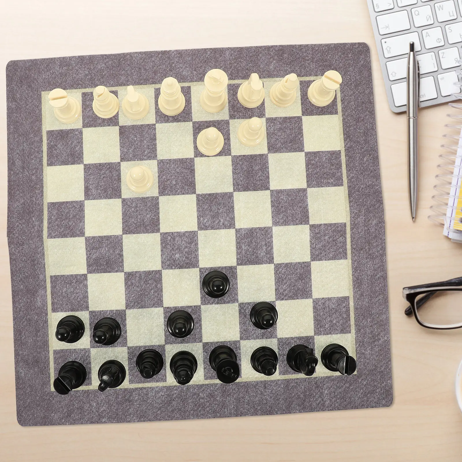 

1Set Premium Plastic Chess Game Kit Folding Board Design Portable Educational Kids Adult Interactive Fun