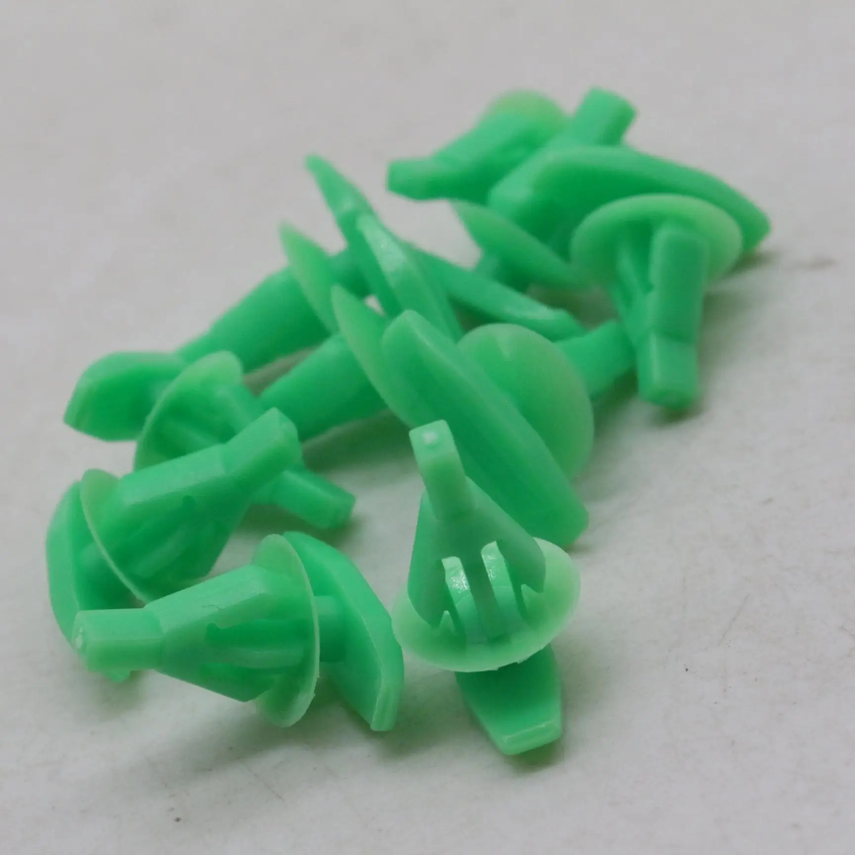 10 pcs Door Weatherstrip Retaining Clip Fastener Fit For Honda Accord Civic CRX Acura CL CSX Green Nylon Trim Pin 8085089961