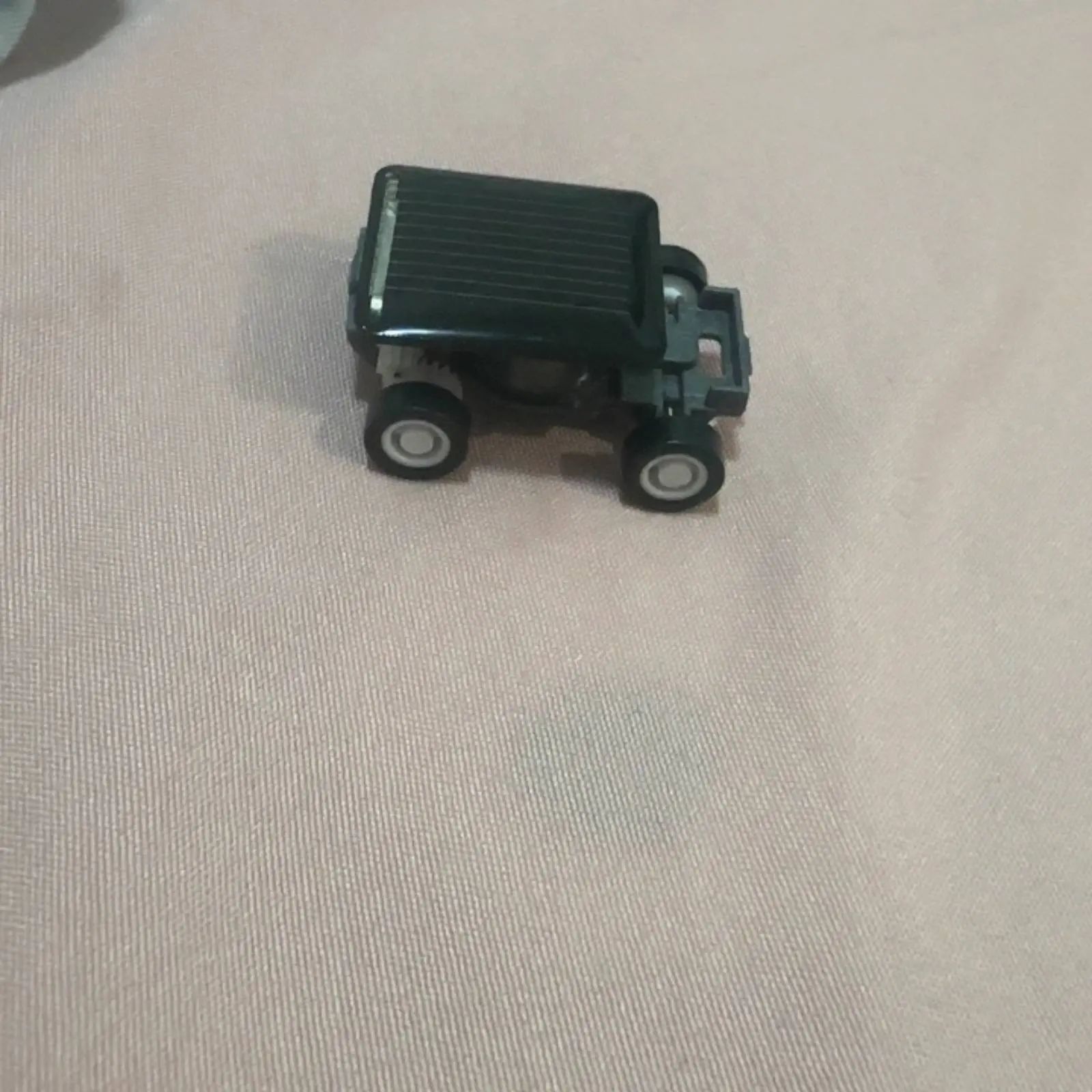 

Мини-автомобиль на солнечной энергии: набор для самостоятельной сборки, демонстрация чистой энергии, обучающая игрушка