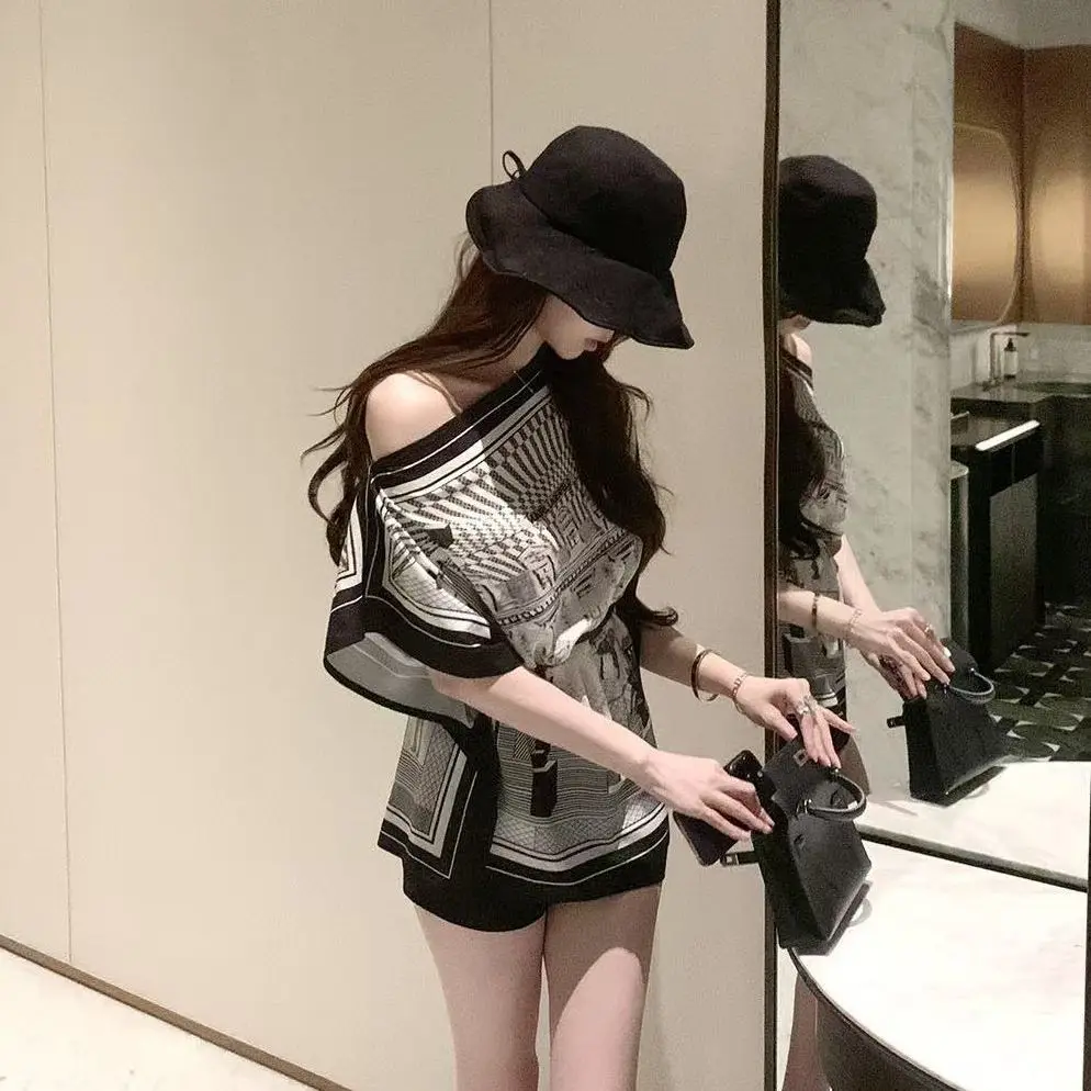 Summer 2025 Women's Fashion Slim Fit Water Print Batwing Sleeve Shirt Satin Material Commute Style Short Sleeve mid Length