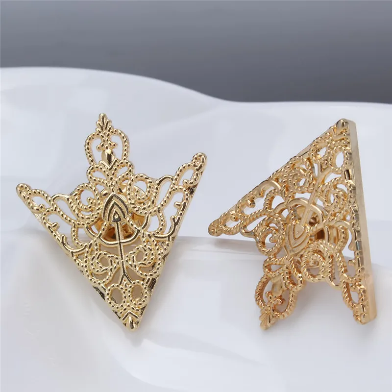 Fashion Shirt Collar Brooch Pin Corner Buckles Vintage Crown Hollow Pattern For Men Women Corner Clothing Accessories