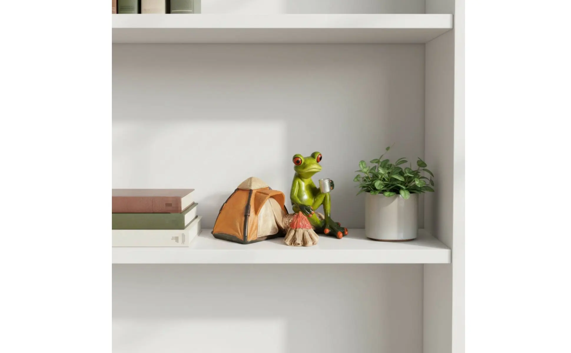 Resin Frog Statue with Tent Novelty Design Camping Frog Figurine House Decoration Detailed Craftsmanship Handmade for Shelf