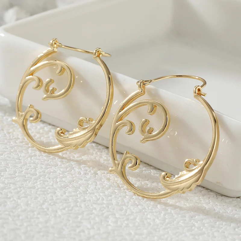 Vintage Curly Grass Pattern Women's Dangle Earrings Hollow Out Design Artistic Luxurious Style Versatile Stylish Earrings