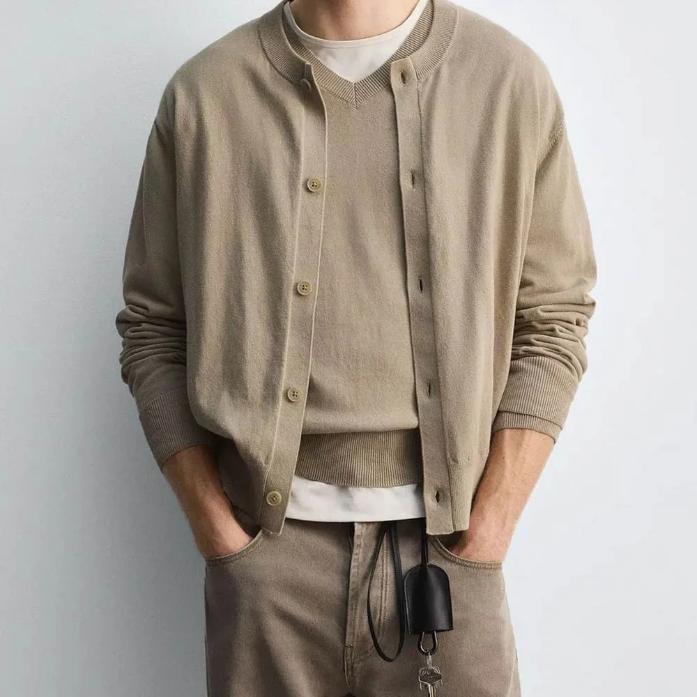 

Осенний новый мужской однотонный свитер с длинными рукавами, американский ретро модный тренд, свободные повседневные нишевые мужские топы High Street, 2025 г.