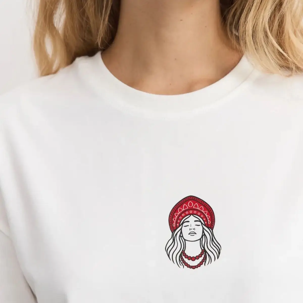 Fashion Russian Women Red Folk Art Goddess Print White Cotton T-Shirt Ornate Frame Ethnic Graphic Oversized Tee Summer Street