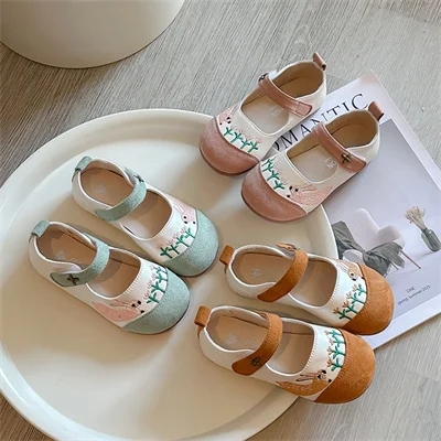 Girls embroidered cute cartoon rabbit round toe casual shoes, baby girls spring and autumn outdoor suede simple casual shoes