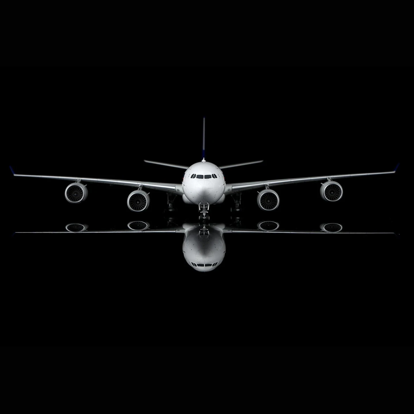 

L2174 Alloy Collectible Plane Gift SQ Wings 1:200 Singapore Airlines StarAlliance Airbus A340-500 Diecast Aircraft Model 9V-SGA