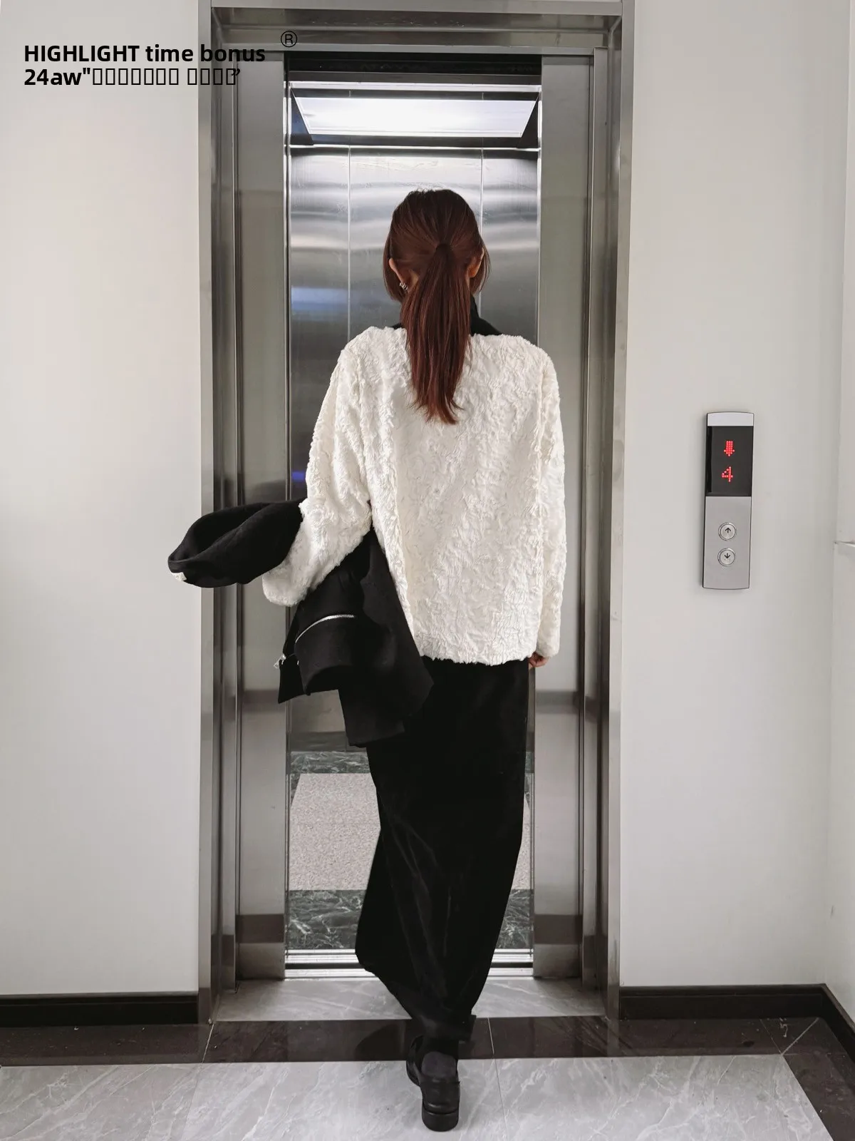 

Special Material Angel irt One-oulder Neline Feathery Texture High-End White Loose Fit Long Sve Winter Faion Women...