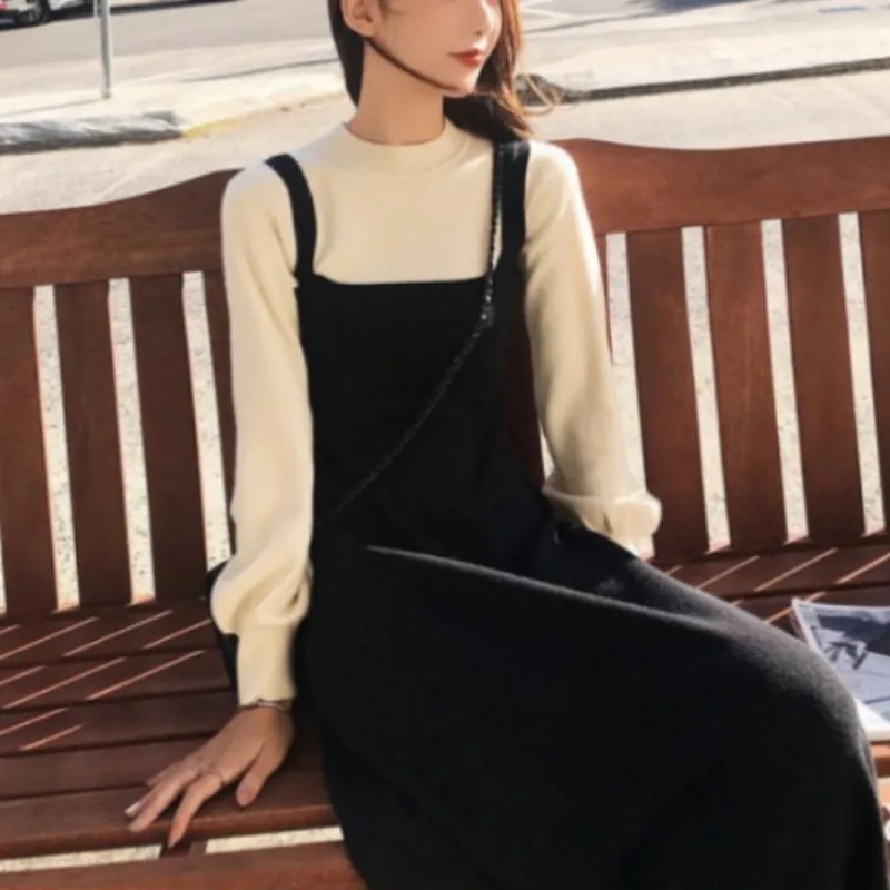 Autumn Women's 2024 New Pullover Round Neck Solid Color French Kikyu Tea Brown Fashion Slim Waist Wrapped Long Sleeved Dress