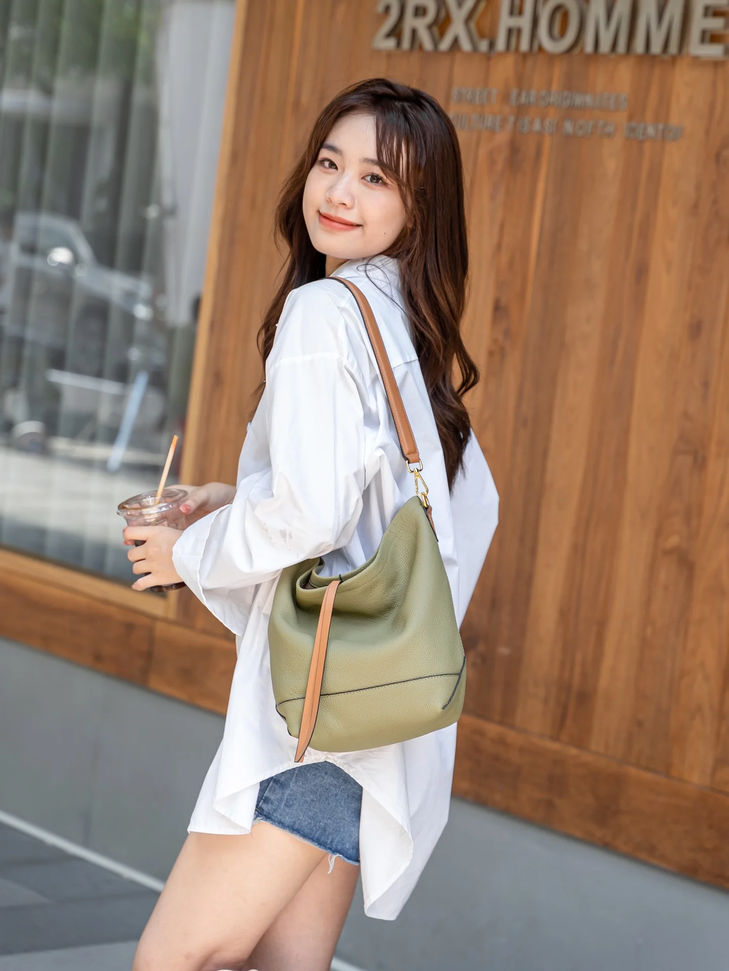 

2025 new fashion women luxury bucket shoulder bag cowhide genuine leather shopping slant bag vintage hobo slant bag girl bag
