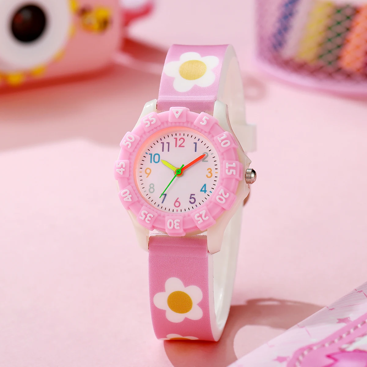 

Модные, милые, минималистичные кварцевые часы с цветочным узором, с цветными стрелками и шкалой, подходят для подарка на Рождество и Хэллоуин.