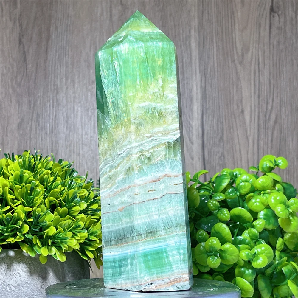 Crystal Natural Green Fluorite Tower Point Stone Quartz Specimen Healing Gemstone Ornaments Tower Mineral Decoration Energy