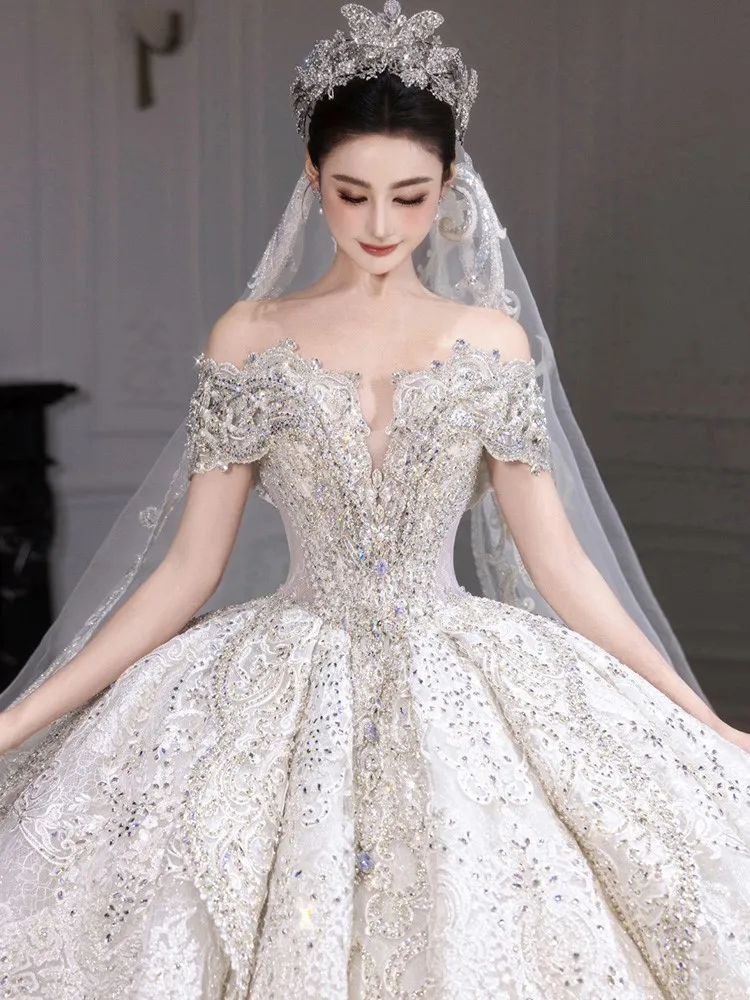 

New main yarn heavy one-shoulder large tailline dress