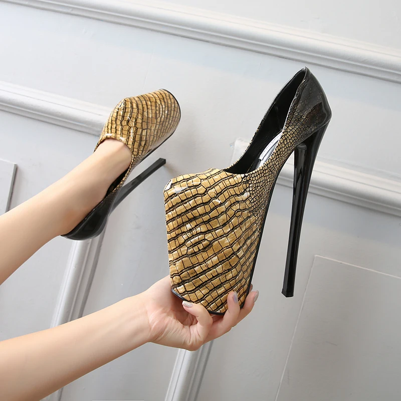SDTRFT 펌프 숙 녀 플랫폼 여자 22cm 얇은 하이 힐 zapatos mujer 스틸 레토 Crossdresser 라운드 발가락 댄스 신발 플러스: 34-46 47
