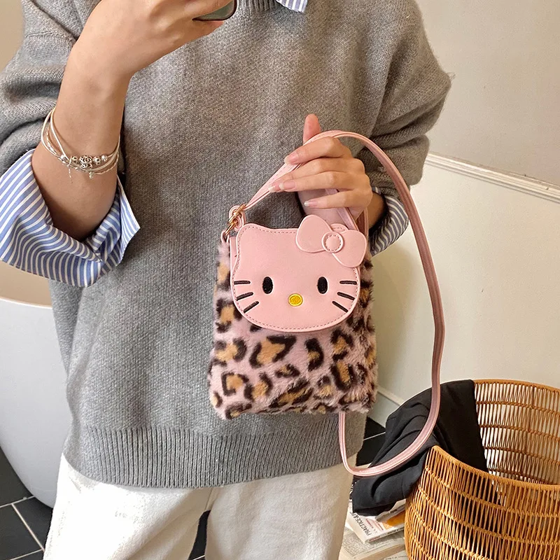 حقيبة كروس جديدة لطيفة هالو كيتي حقيبة كتف صغيرة للفتيات يخرجون على الطراز الأجنبي مع أموال الجيب