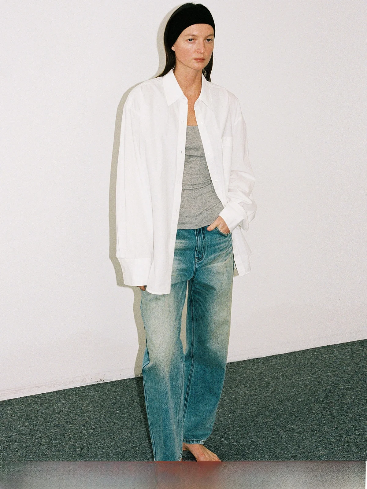 

New Washed Cotton Whisker Ghost Claw Nine-Tenths Jeans Ladies Standard Fit Natural Waist Zipper Closure Spring Season