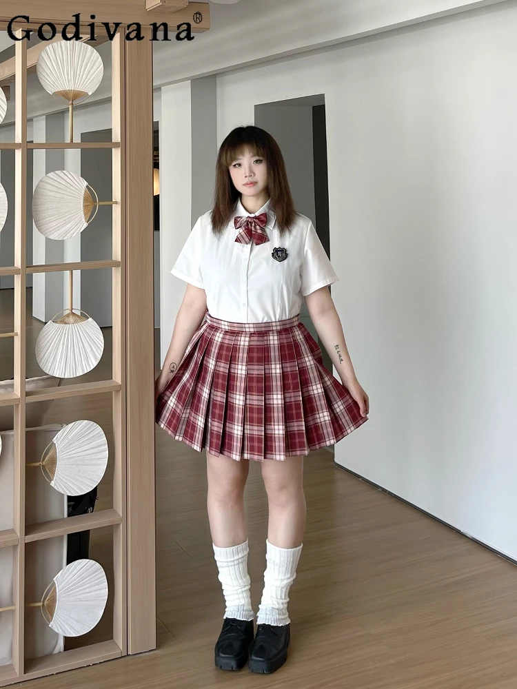 

Японский большой размер Jk Темперамент Золотая линия Красная короткая клетчатая возрастная юбка с отложным воротником Рубашка с коротким рукавом с милым бантом