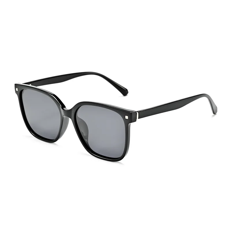 New Retro Square Women Polarized Sunglasses Adorned With Small Rivets On The Corners, Combining Texture And Atmosphere