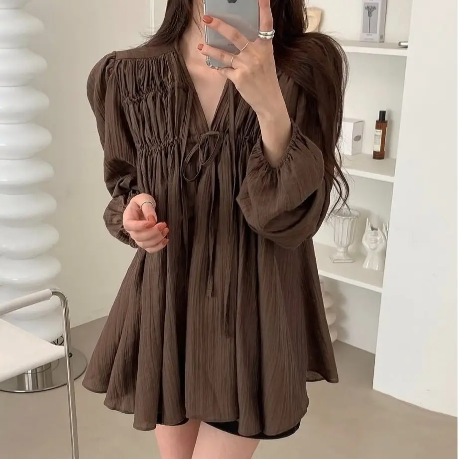 

East Gate Vintage Women's irt Long Sve V-Ne Pleated Bubble Sve Dstring Loose Fit Regular Length Casual Top