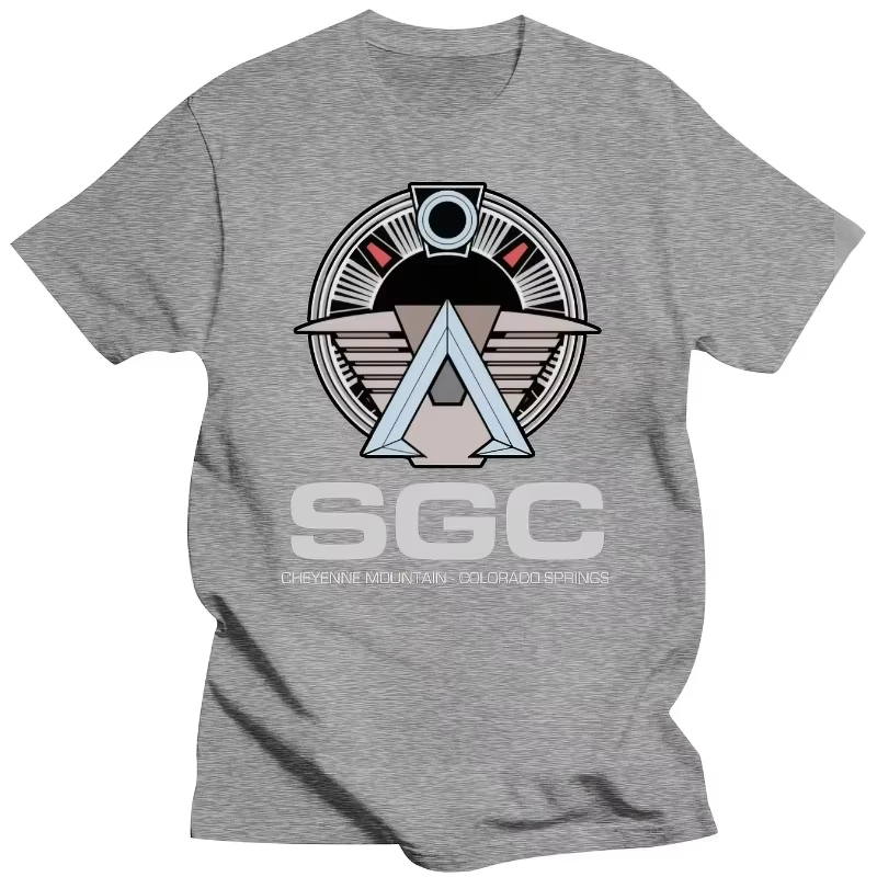 تي شيرت The Stargate الجديد لعام 2026 مناسب لكل من البالغين والرجال. يتميز بتصميم طباعة جريئة مع موضوع خيال علمي #3