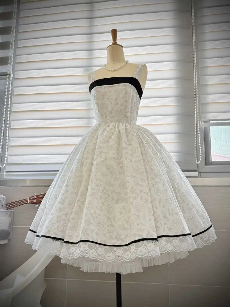 

Japan New Summer Polka Dot Dress Black And White French Retro Lace Patchwork Waist Slim Suspender Skirt For Women 2026
